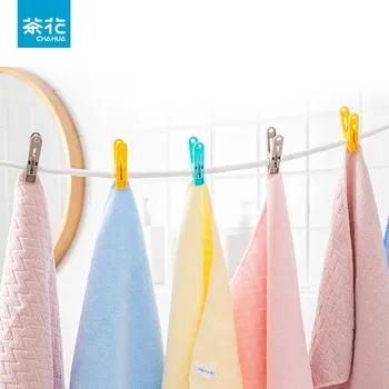 Идеалното решение за спестяване на пространство: иновативна пластмасова прищепка за дрехи за ефективно изсушаване на малки предмети дрехи на закачалка