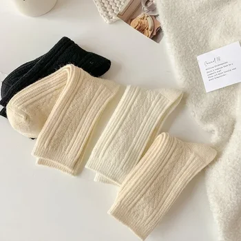 Нови зимни чорапи Дамски кашмир вълна изолирана от дамски чорапи Сокс Японската мода Harajuku Обикновена Топли Дълги чорапи