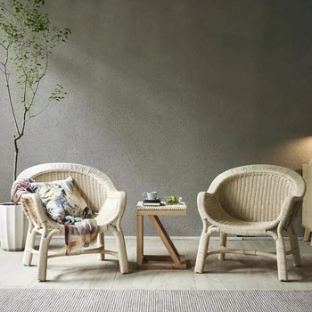 Комплект столове от естествен ратан от три части, балкон, малки масички и столове за почивка, сплетен къща в семейството, диван и фотьойл от настоящето ратан отзад